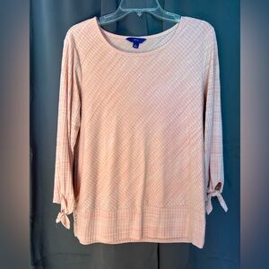 Large Apt 9 top.  Lightweight Peachy/pink color.